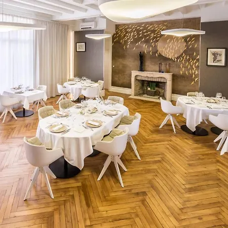 Chateau De La Barbiniere Hotel 4*