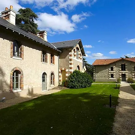 Chateau De La Barbiniere מלון סן-לורן-סור-סבר