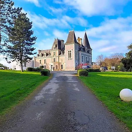 Chateau De La Barbiniere 4* סן-לורן-סור-סבר