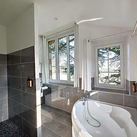 Chateau De La Barbiniere 4*