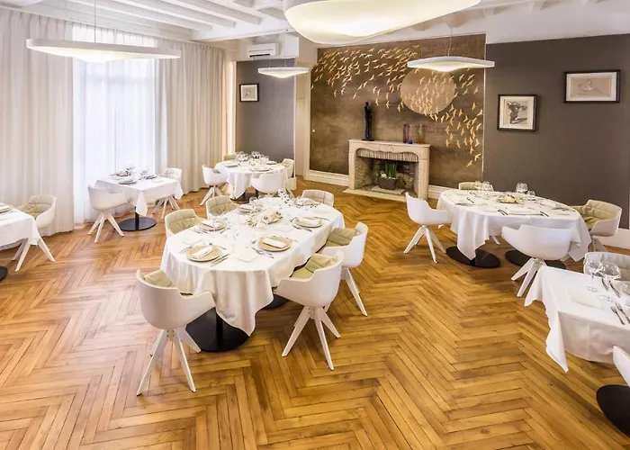 Château De La Barbinière Hotel 4*