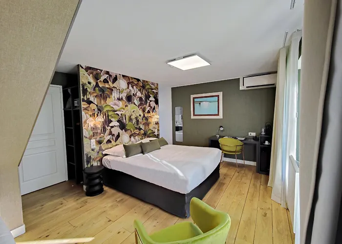 Chateau De La Barbiniere 4*