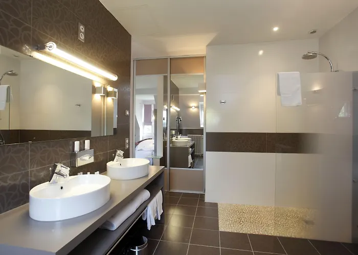 Château De La Barbinière Hotel 4*